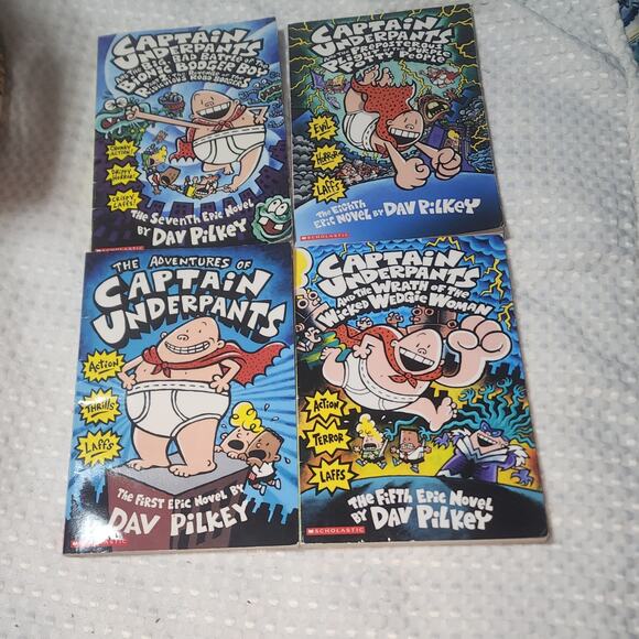 CAPTAIN UNDERPANTS EUC SET OF 4 BOOKS - Picture 1 of 5